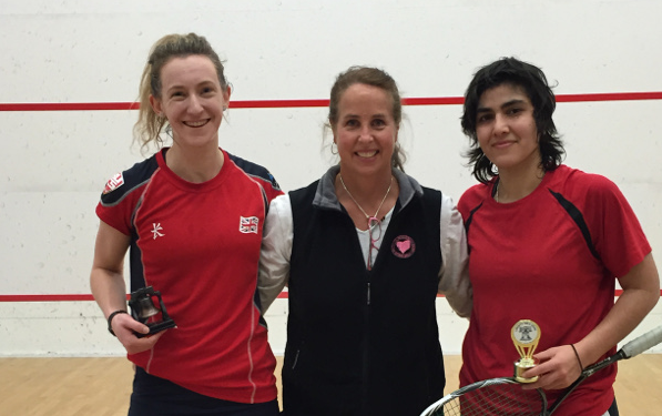 Tomlinson, left, is pictured with runner-up Wazir (right) and former US pro Amy Milanek. (image: Liberty Bell Open)