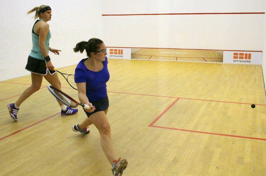 Blatchford (R) against Moverly in Monday's qualifying finals. (image: Monte-Carlo Classic)